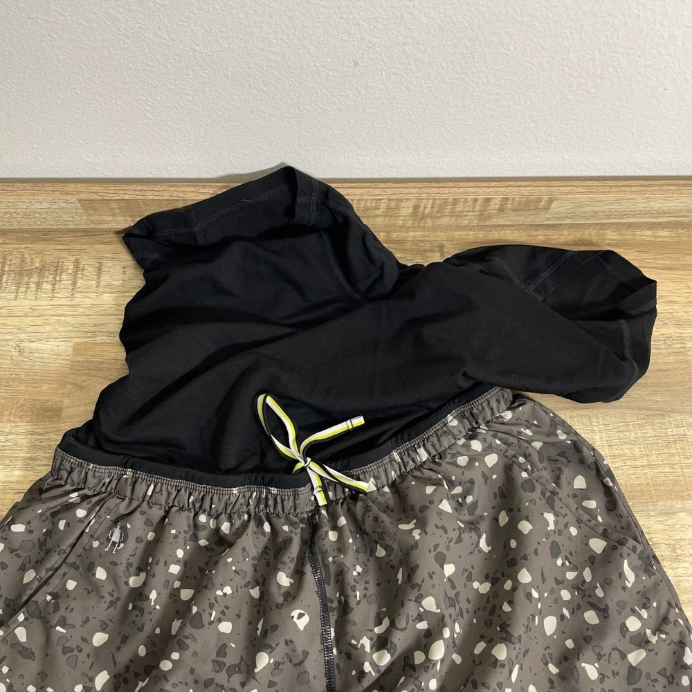 Smartwool Mens Grey Terrazzo Print Active Running Shorts Merino Liner Medium EUC - Picture 6 of 9
